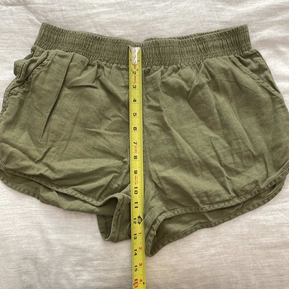 Green shorts - Picture 5 of 5